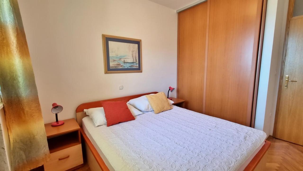 Apartment Cesarica 오미스 외부 사진