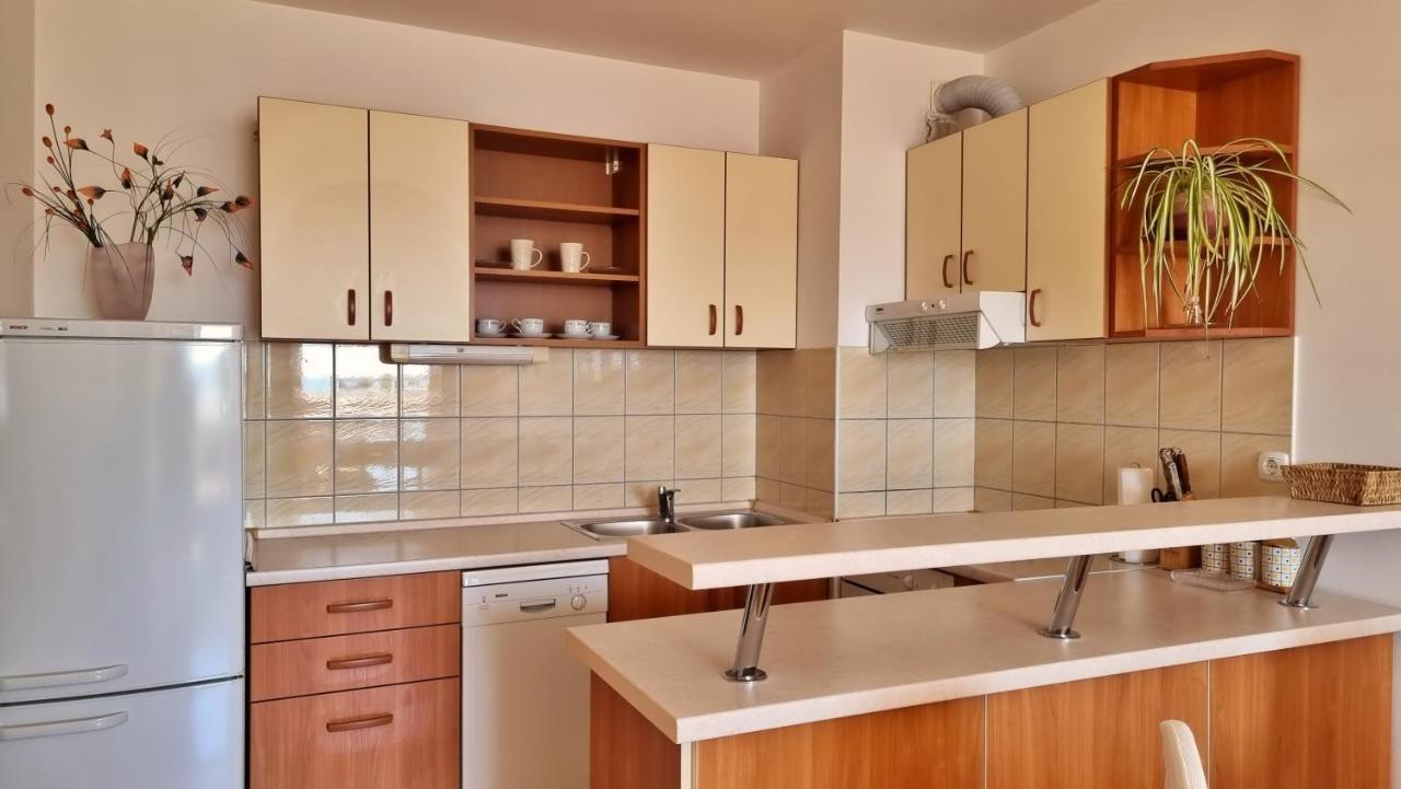 Apartment Cesarica 오미스 외부 사진